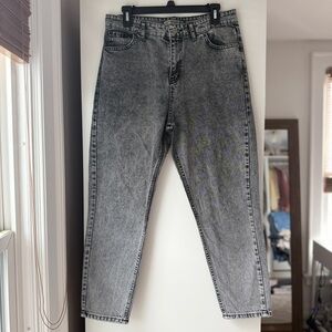 JEAN SHOP | EARLY 90s EUROPEAN GRAY ACID WASH RIGID COTTON MOM JEANS SIZE 32